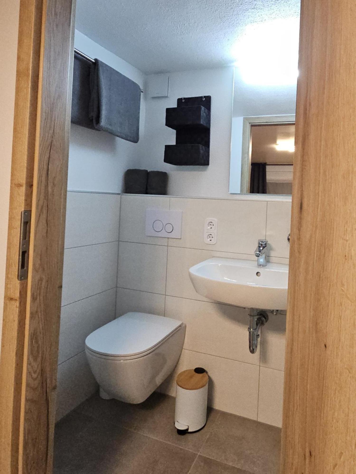 Gemuetliche Ferienwohnung Im Westerwald - "Ferienwohnung Grau" Weitefeld エクステリア 写真
