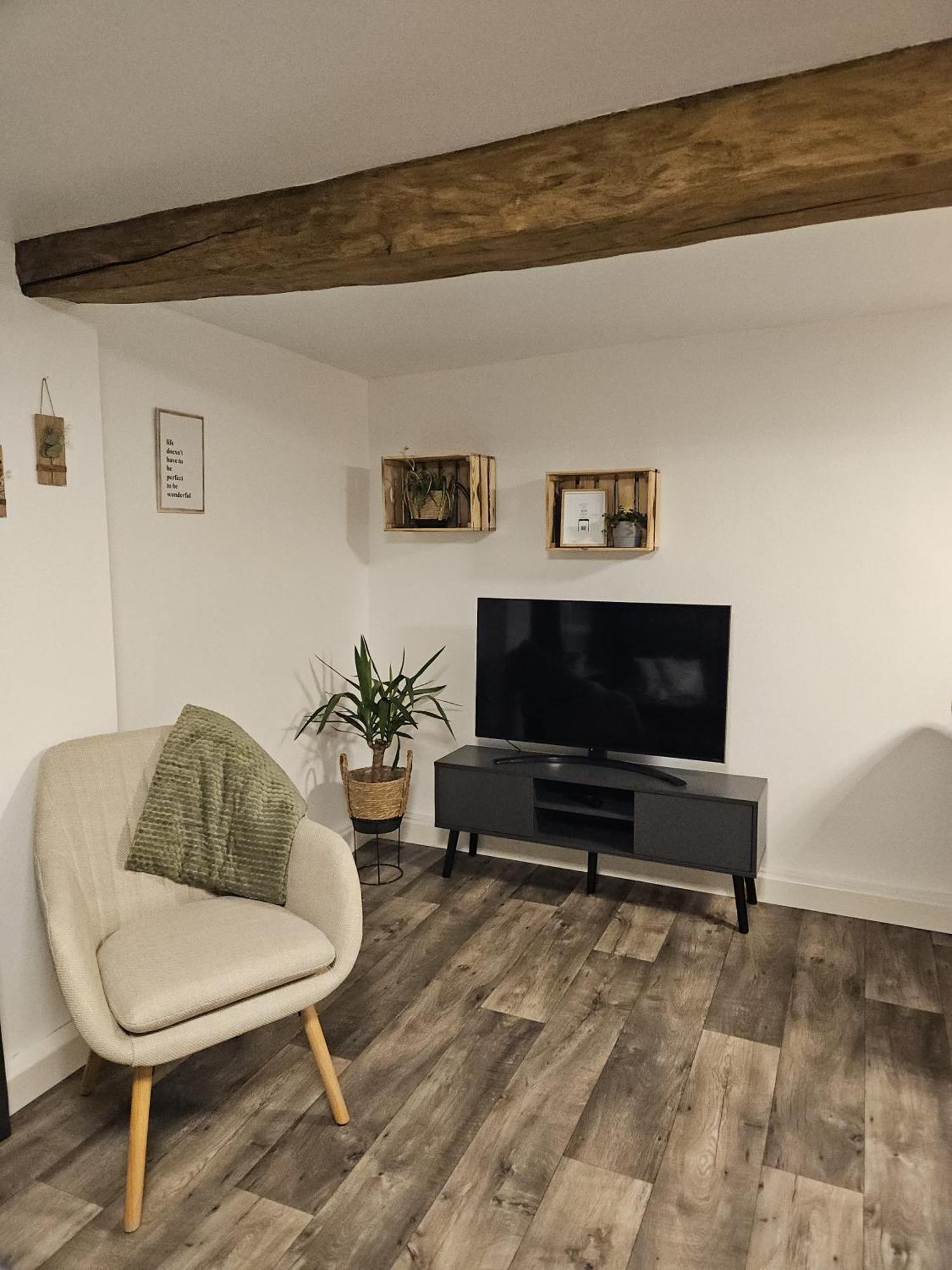 Gemuetliche Ferienwohnung Im Westerwald - "Ferienwohnung Grau" Weitefeld エクステリア 写真