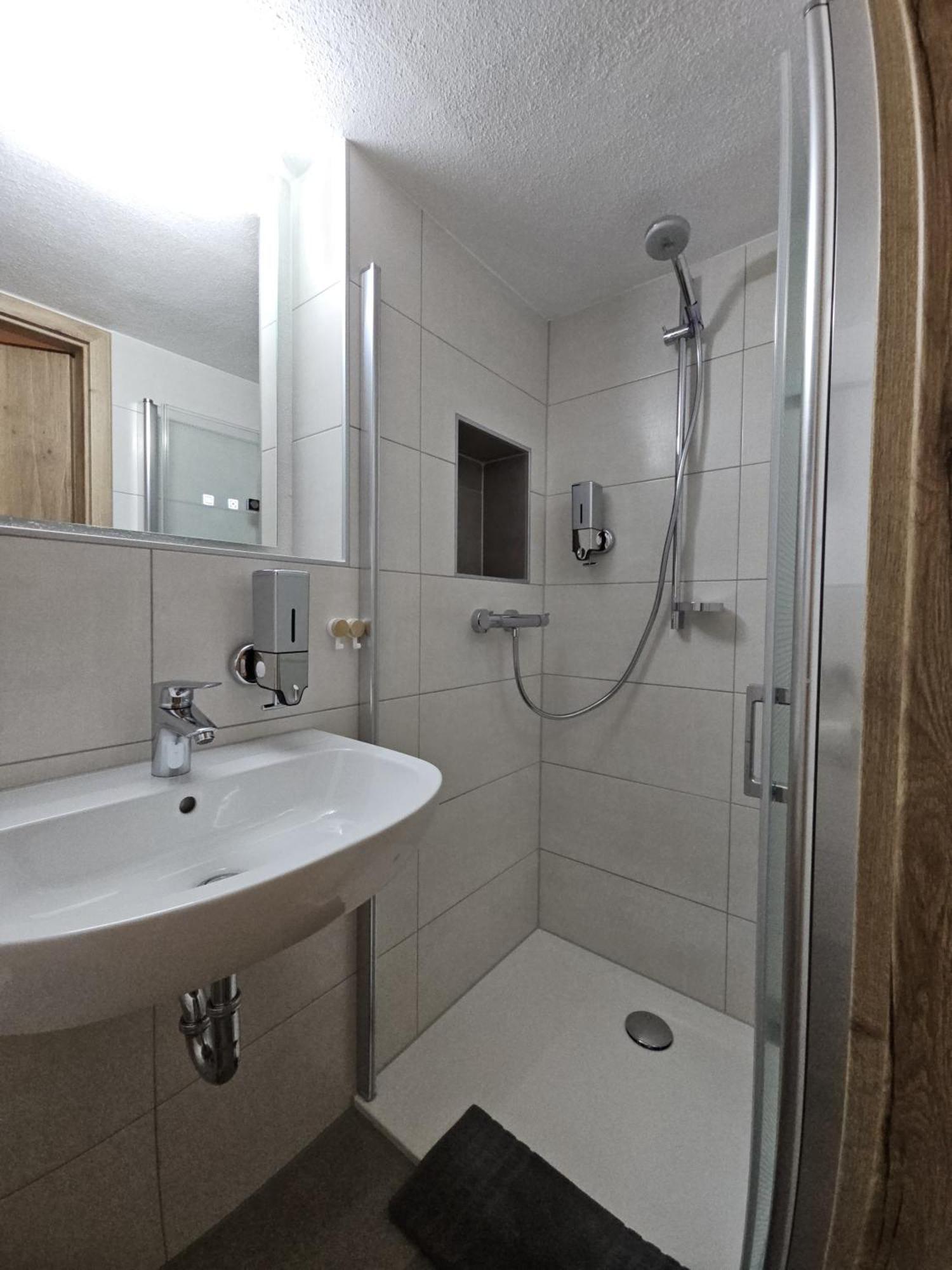 Gemuetliche Ferienwohnung Im Westerwald - "Ferienwohnung Grau" Weitefeld エクステリア 写真