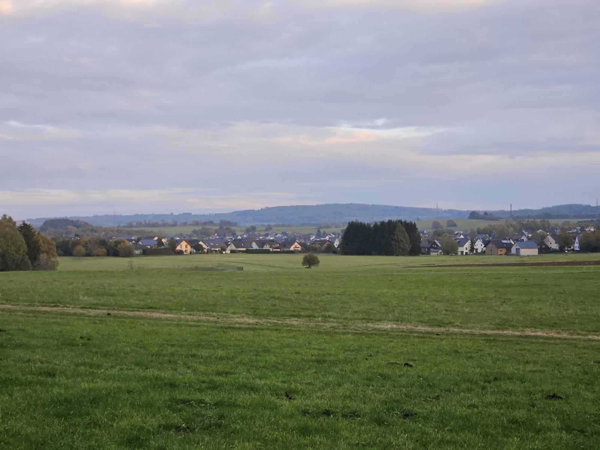 Gemuetliche Ferienwohnung Im Westerwald - "Ferienwohnung Grau" Weitefeld エクステリア 写真